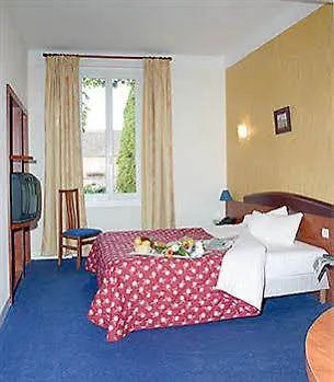 Logis Grand D'orleans Et Restaurant Le Goulu ホテル 3*