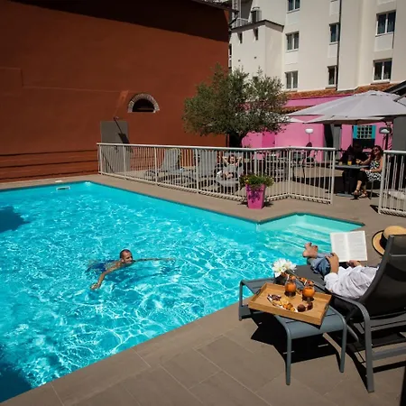 Logis Grand D'orleans Hotel 3*