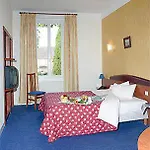 Logis Grand D'orleans Отель 3*