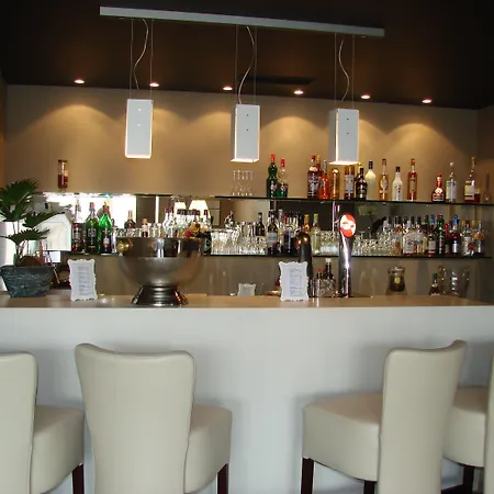 Szálloda Logis Grand D'orleans Et Restaurant Le Goulu 3*