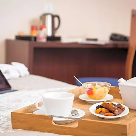 Hotel Logis Grand D'orleans Et Restaurant Le Goulu