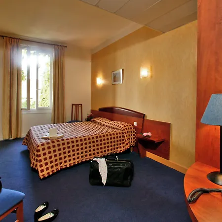 Logis Grand D'orleans Et Restaurant Le Goulu Szálloda