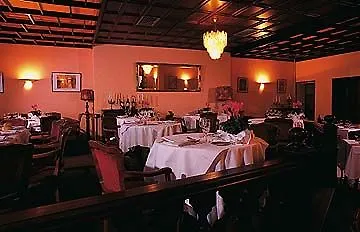 호텔 Logis Grand D'orleans Et Restaurant Le Goulu