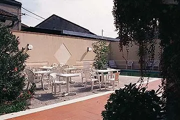 Logis Grand D'orleans Et Restaurant Le Goulu 호텔 알비