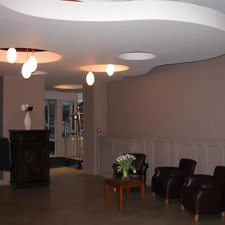 Logis Grand D'orleans Hotel 3*