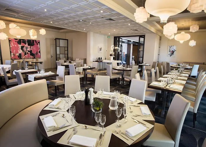 Logis Grand D'orleans Hotel