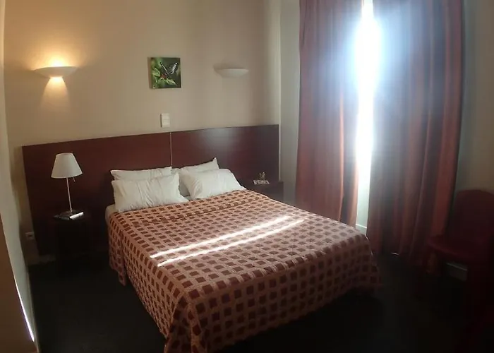 ホテル Logis Grand D'orleans 3*